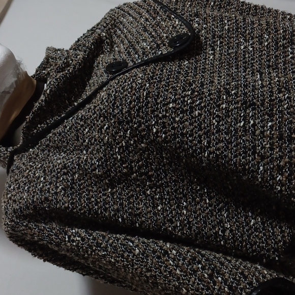 BALI CORP. SWEATER CAPE IN A BEAUTIFUL MULTI COLOR KNIT - Picture 3 of 7